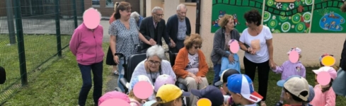 photo de Petits et grands en EHPAD